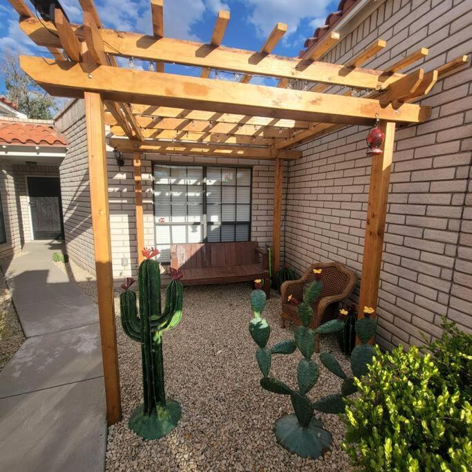 The Ritz Spa Sanctuary Hot Tub/Patio/Fam/Pet Las Cruces Exterior foto